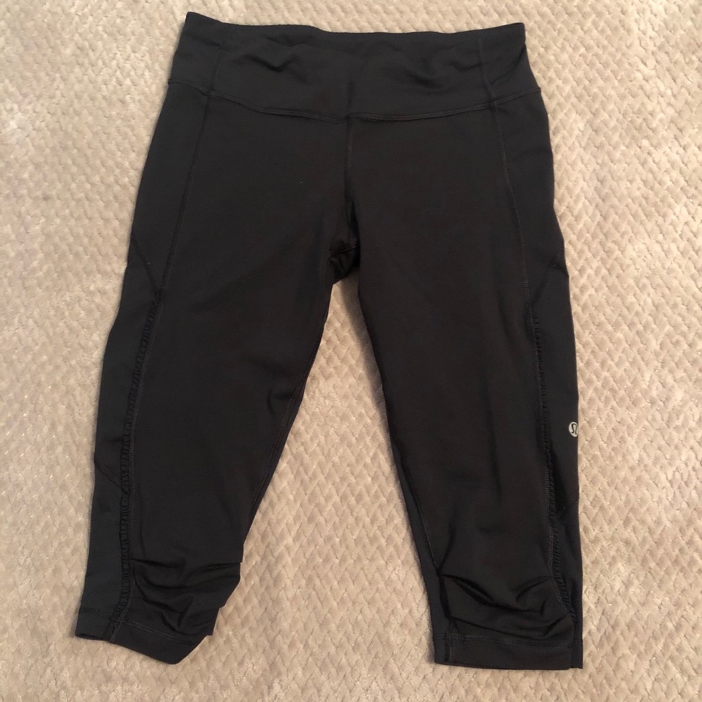 LuluLemon Black Crop Leggings Ruffle Size 8
